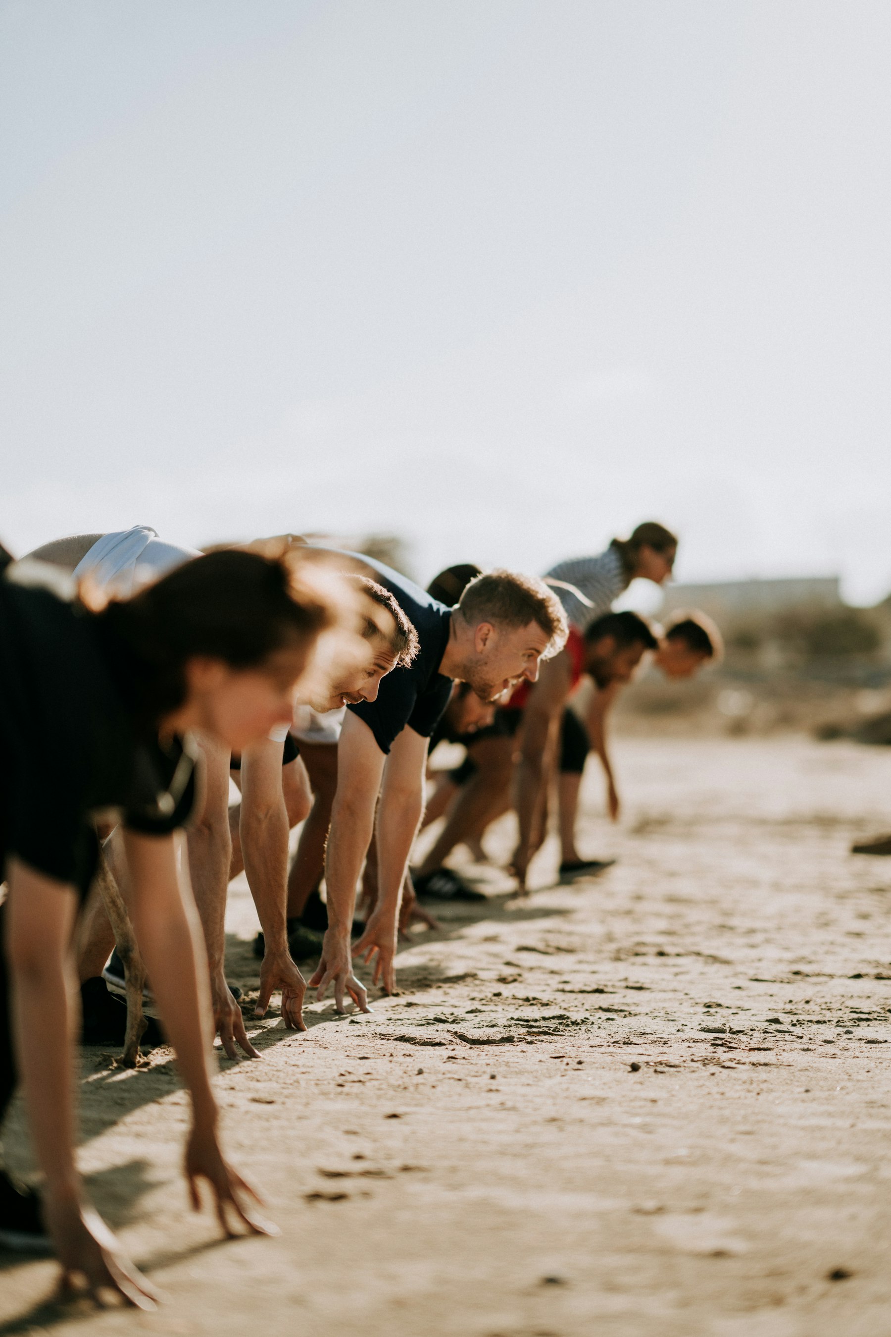 Groep maakt zich klaar voor een buitentraining
